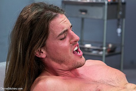 Hot babe with a strapon Lorelei Lee mounts a guys anus after a handjob - Image 12 of 20  in Pantyhose category   featuring Lorelei Lee, Kip Johnson 