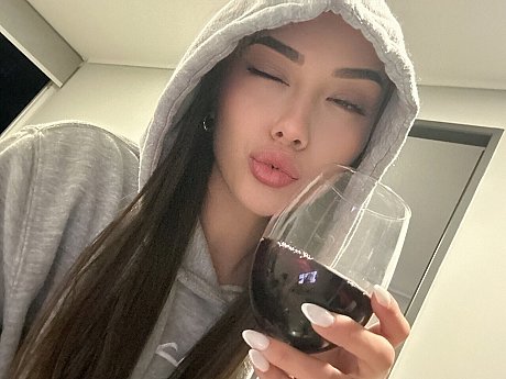 OnlyFans Real Alice Italian performed by Real Alice Italian Sex Gallery - Image 3 of 17  in Model category   featuring Real Alice Italian 