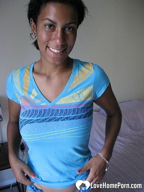 Amateur babe shows off her humongous natural boobs and plays with her snatch - Image 2 of 20  in Pussy category  