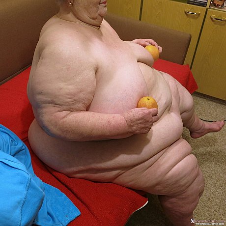 Oma Geil starring Elephantine naked Pictures