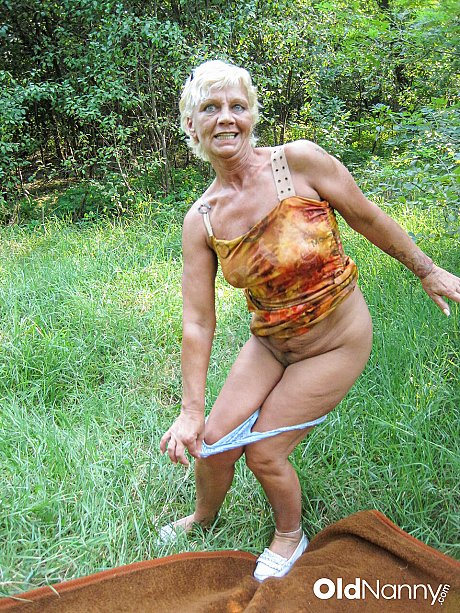 Aged Love featuring Bruno, Leslie Taylor nude Gallery - Image 4 of 21  in Outdoor category   featuring Bruno, Paulene 