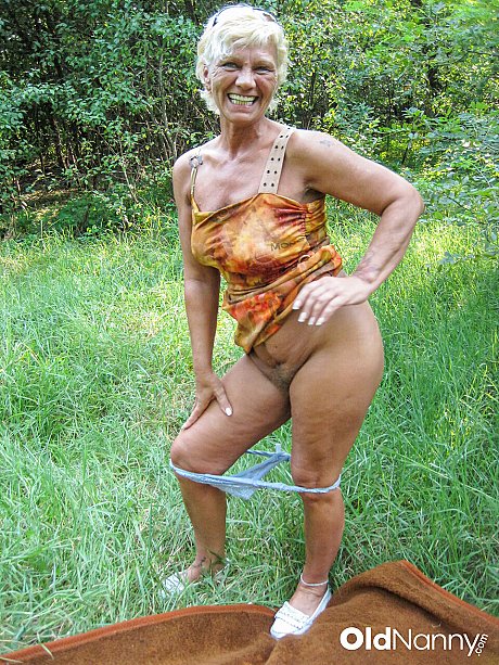 Aged Love featuring Bruno, Leslie Taylor nude Gallery - Image 5 of 21  in Outdoor category   featuring Bruno, Paulene 