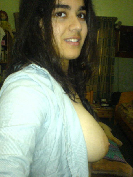 Indian bitch gf girl takes self shots with giant natural melons free of blouse - #951919