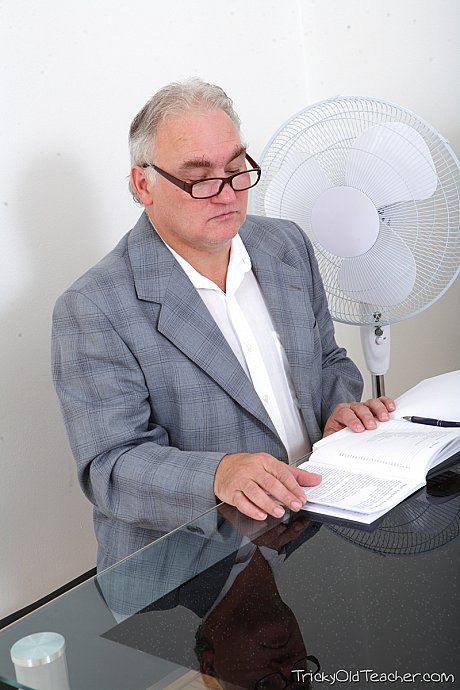 Dark haired sweetie Anastasia gets her nips licked & cunt stuffed with a dong - xxx porn gallery #47805 in Amateur featuring Anastasia