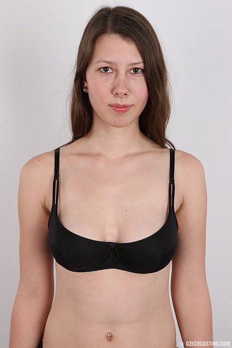 Broke female Pavlina picks up easy cash by posing undressed for the first time - Image 6 of 20  in Close Up category   featuring Pavlina 