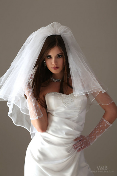 Glamour model Little Caprice strips off her wedding dress - #486038