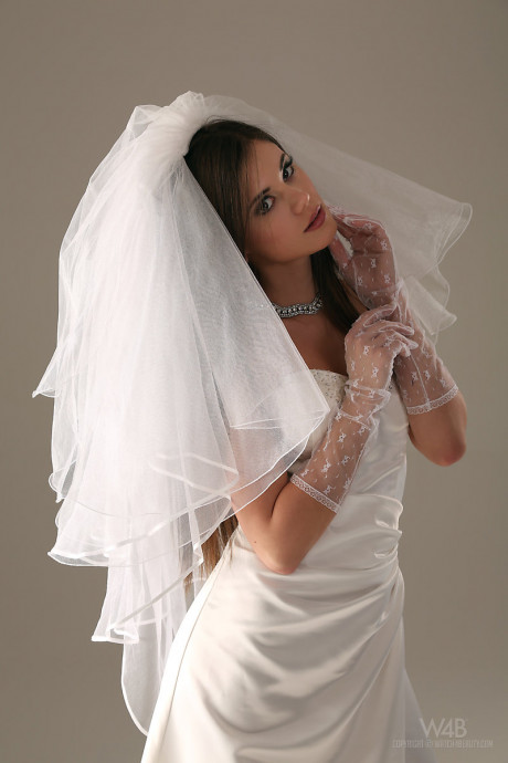 Glamour model Little Caprice strips off her wedding dress - #486040