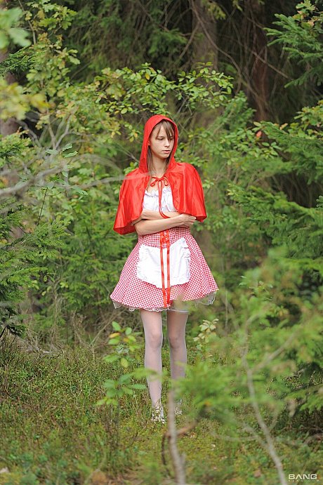 Naughty thin teen Beata Undine gives a oral sex and gets a solid fuck in a forest