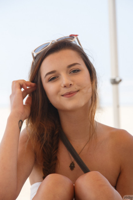 Brunette teenie Alex Mae posing pantyless & flashing her boobs on the sandy beach - #372707
