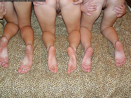 All-natural amateurs strip and blow each other's teen twats in a lesbian 3some - Image 17 of 20  in Lesbian category  