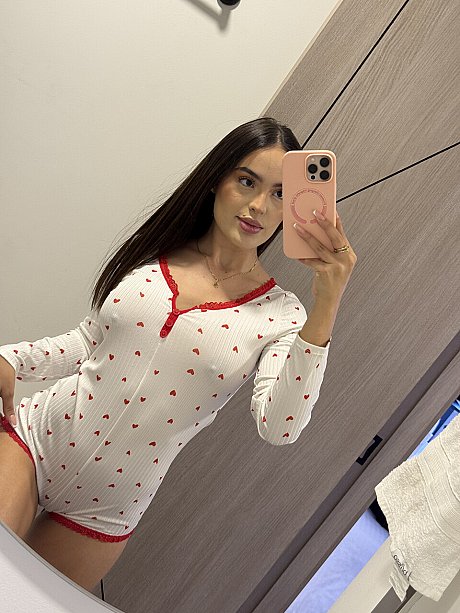 OnlyFans Helen De La Vega nude Photos - Image 2 of 10  in Latina category  