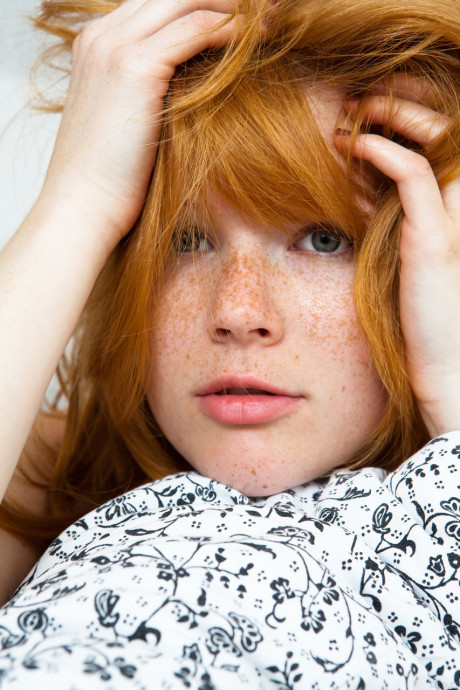 Czech redhead Mia Sollis showcases her medium titties and spreads her bald beaver - #1145597
