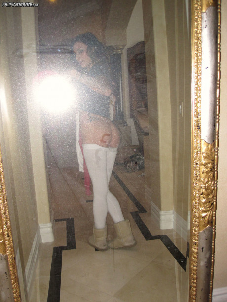Long-legged slut Juelz Ventura likes to pose in underwear on cam - #695189
