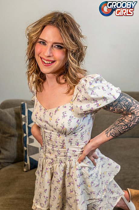 Grooby chicks featuring Esme Rogue nude Images - Image 3 of 16  in Shemale category  