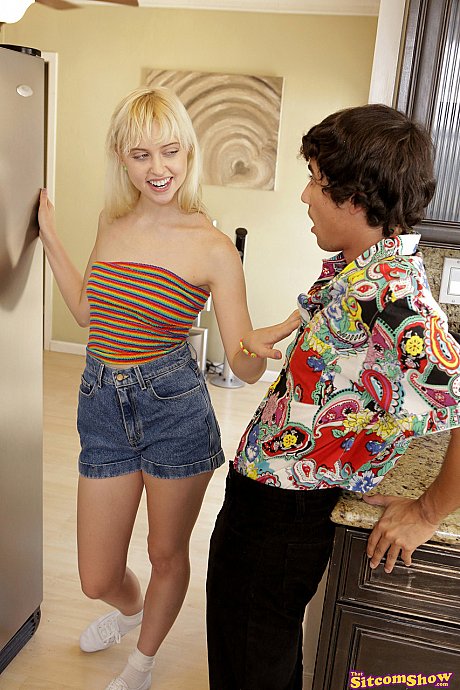 Pretty blondy Chloe Cherry gets her innocent twat plowed by a horny lover - Image 10 of 20  in Pussy category   featuring Tyler Nixon, Chloe Cherry 