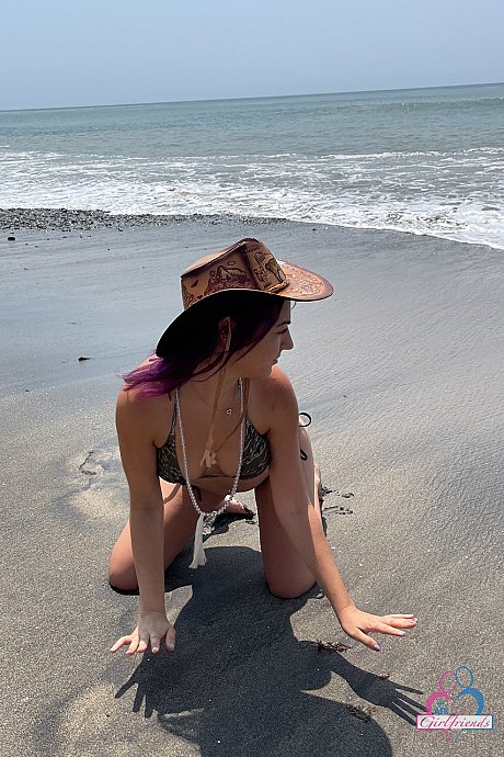 Kinky GF Lily Adams shows her vagina up close with her tampon on - Image 20 of 21  in Big Clit category   featuring Lily Adams 