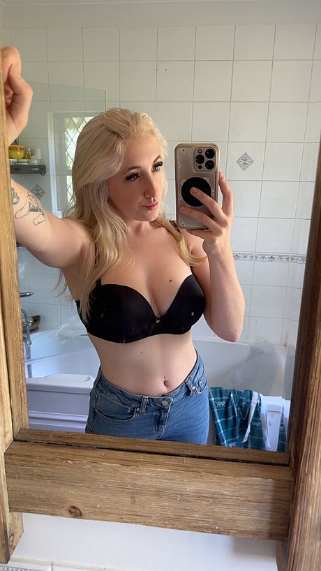 OnlyFans Ooolalala nude Gallery - Image 3 of 10  in Pussy category  