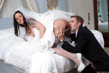 European MILF Simony Diamond taking anal sex in wedding dress from big dick - #426075