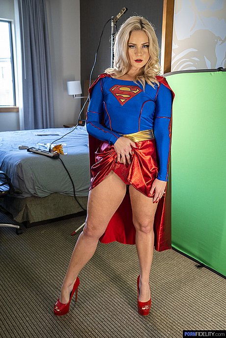 Blondy supergirl Lisey attractive exposes her delicious behind and hot tits in a solo - Gallery #6988
