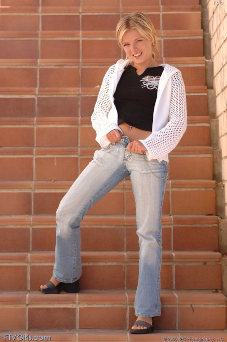 Sleazy teen Kata exposes her tiny titties & her shaved pink twat in public - #1229594