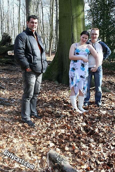 Brunette amateur Michaela gets nude in boots and heels on a bed - Gallery #45587