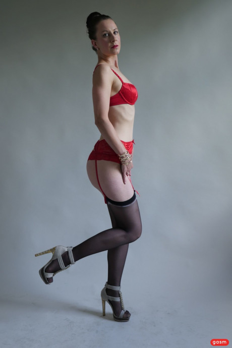 Tall petite German babe Valeria Jones poses in pretty red underwear - #886997