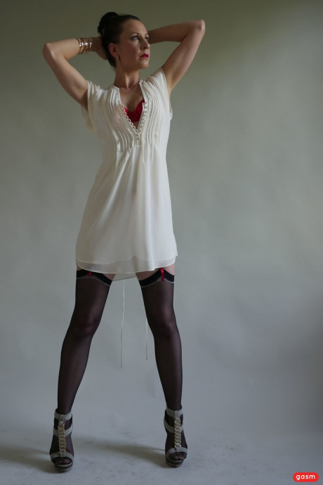 Tall petite German babe Valeria Jones poses in pretty red underwear - #886998