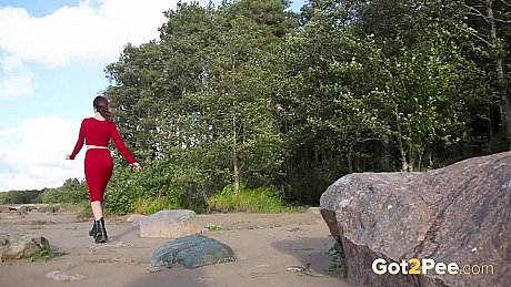 Brunette lady lady Princess Lili takes a badly needed piss on a boulder in the woods - Image 15 of 15  in Pussy category   featuring Princess Lili 