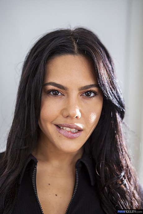 Brunette hottie Apolonia Lapiedra shows her tiny boobs and trimmed twat - Image 1 of 20  in Pussy category   featuring Apolonia Lapiedra, Bangkok 