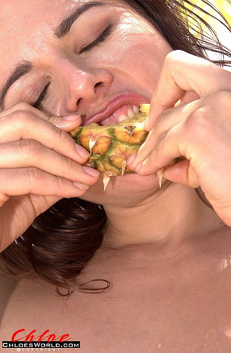 Chloes World performed by Chloe Vevrier Porn Pics - Image 17 of 21  in Pussy category   featuring Chloe Vevrier 
