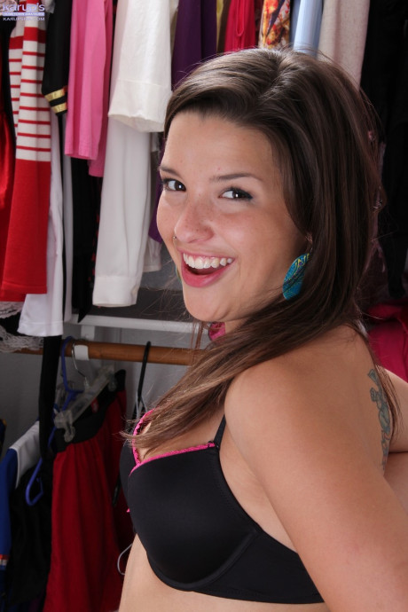 Attractive teen Veronica Berry strips in the closet and spreads her cunt - #1139160