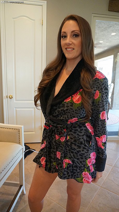 Brunette MILF Melanie Hicks shows large natural melons & chubby ass before oral sex - Image 11 of 19  in Pussy category   featuring Ryan Madison, Melanie Hicks 