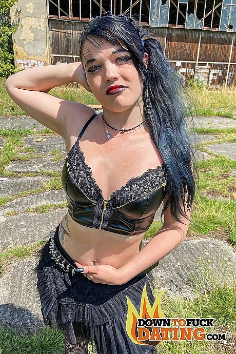 Black model Doreen loving kinky outdoor sex with her naughty director - Image 6 of 20  in Outdoor category   featuring Doreen, Bodo 