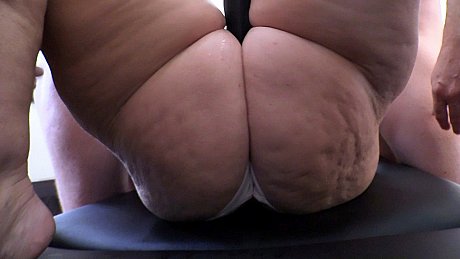 Fat amateur Dee Siren dildos her pussy while being ejaculated on - Image 13 of 17  in Ass category   featuring Dee Siren 