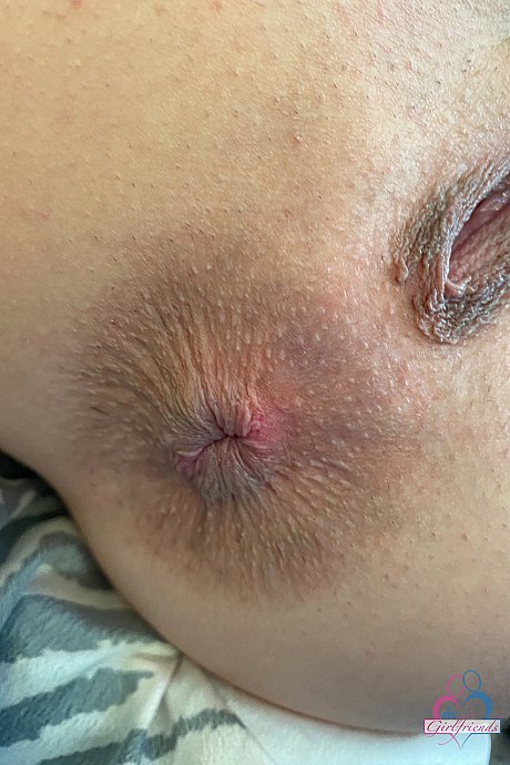 Thin amateur Lily Adams shows off her giant behind & spreads her pussy up close - Image 18 of 21  in Pussy category   featuring Lily Adams 