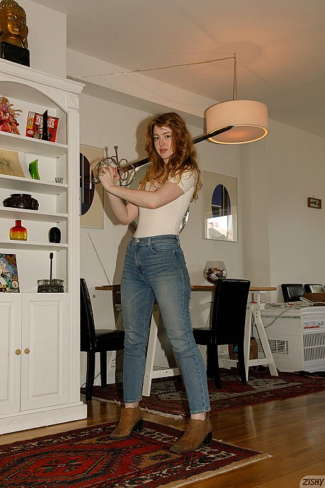 Amateur bombshell Erna O hara shows her round butt & her trimmed bush - Image 7 of 12  in Amateur category   featuring Erna Ohara 