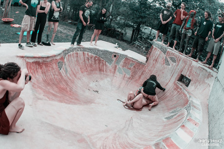 Alternative individuals have sex at a skate park while being pissed on - #1391207