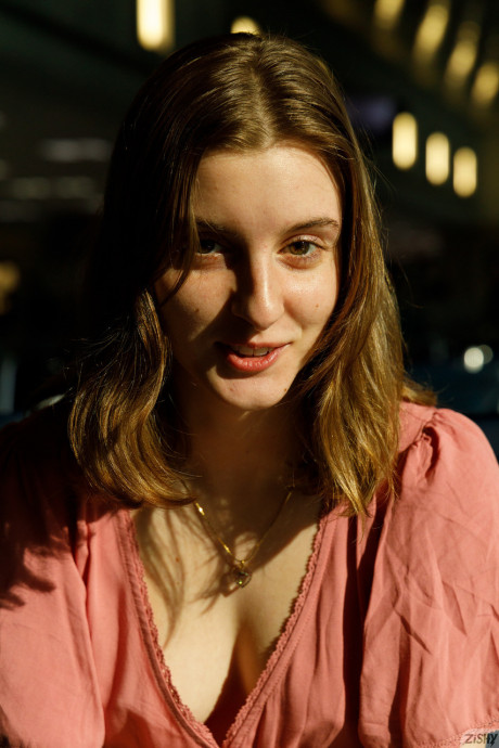 All-natural amateur babe Meadow Brink flashing her boobies in public - #1261329