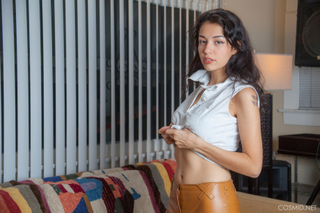 Amateur model Jessem Floyd uncovers her humongous natural melons in leather pants - #654530