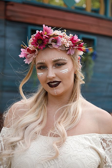 Beautiful chubby blondy Harley Woodburn exposes her big breasts in public - Image 2 of 12  in Outdoor category   featuring Harley Woodburn 