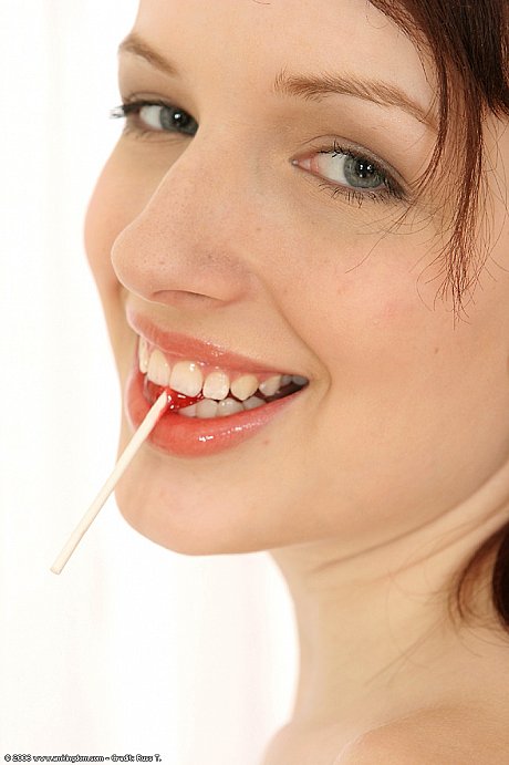 Amateur chick girlfriend girl sports a barbed clitoris before showing her pierced vagina - Image 5 of 21  in Close Up category   featuring Leda Parish 