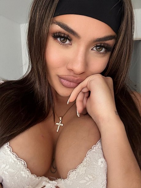 OnlyFans Aria Bianchii Aria Bianchii - Image 14 of 15  in Babe category   featuring Aria Bianchii 