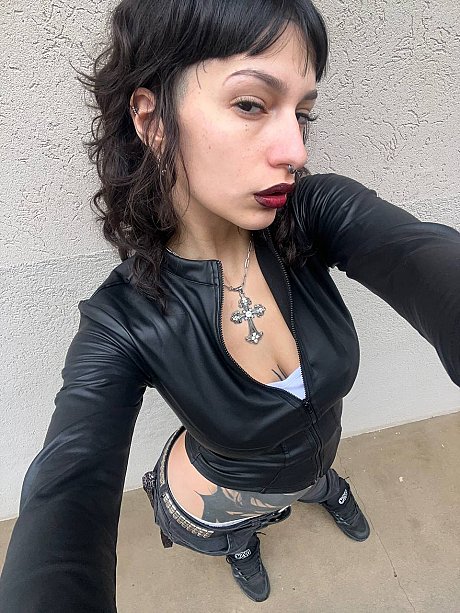 OnlyFans Miss Yazminn starring Miss Yazminn naked Images - Image 10 of 21  in Outdoor category   featuring Miss Yazminn 