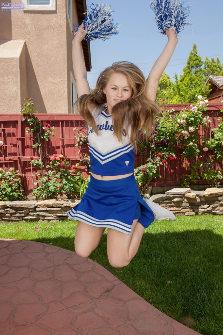Tiny cheerleader Madison Chandler strips her uniform & touches herself outside - #860211