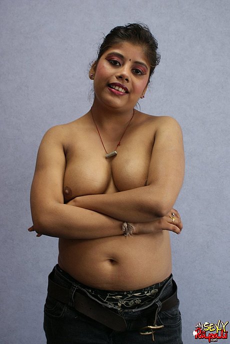 Indian solo lady GF chick Rupali uncups her breasts while getting bareback undressed - Image 6 of 15  in Pregnant category   featuring Rupali 