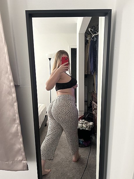 OnlyFans Madison Rose XXX Pictures - Image 4 of 10  in Amateur category  