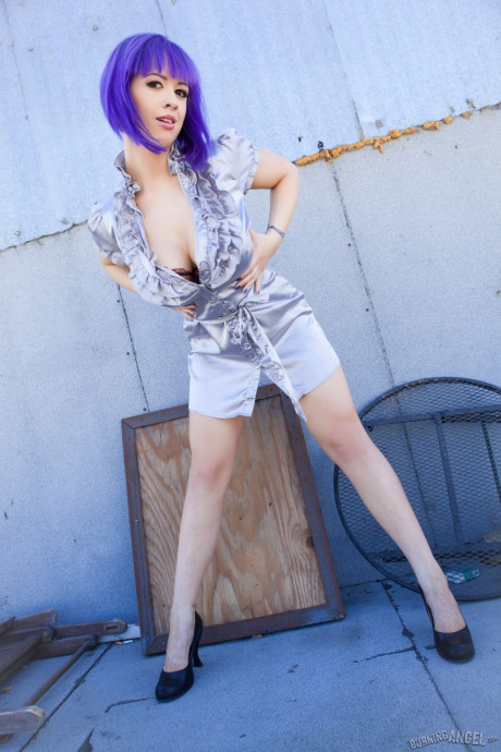 Purple headed Larkin Love displays humongous monstrous tits & masturbates on the rooftop - #1360666
