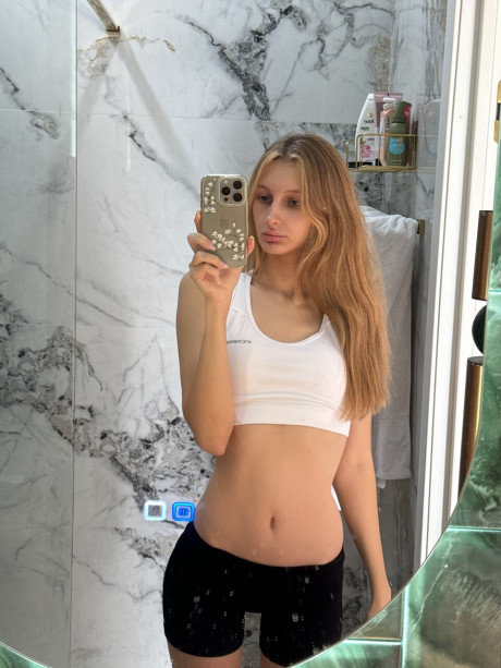 OnlyFans Mara thin starring Mara petite undressed Pics - #1483090