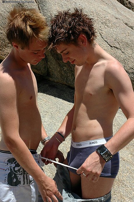 Gay boys Brad & Shayne indulge in hot oral action while swimming in a river - Gallery #46564