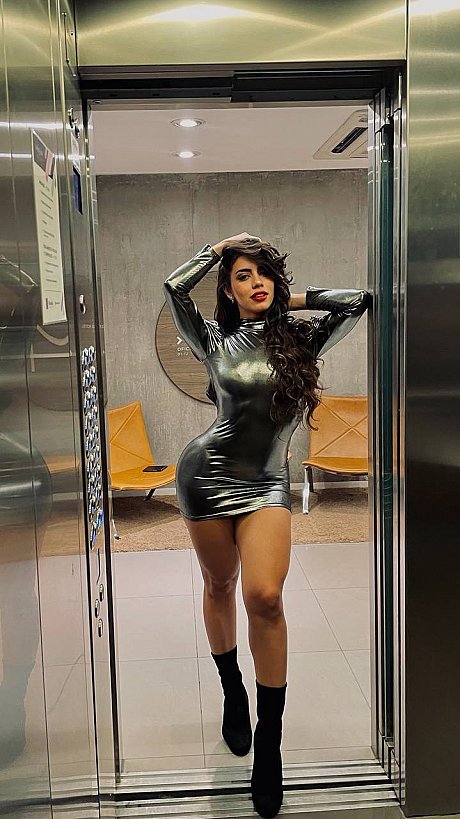 Curvy babe Bianca Sanchez flaunts her giant ass in a hot compilation - Image 6 of 10  in Babe category   featuring Bianca Sanchez 
